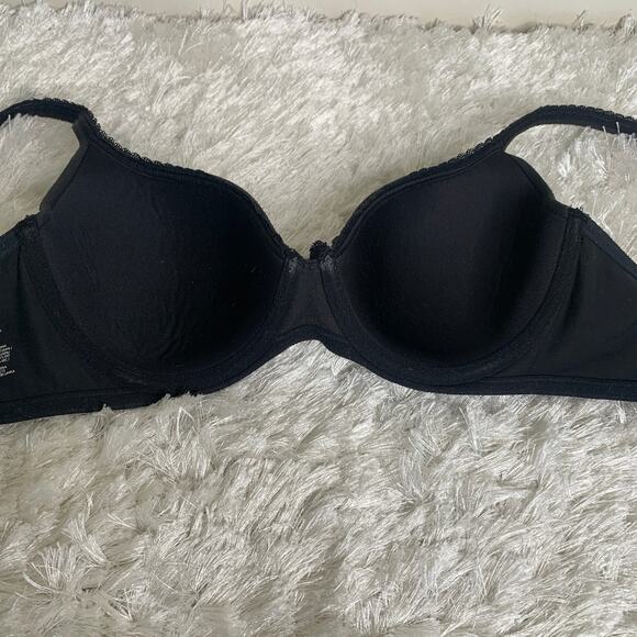 Victoria's Secret Body Black 34D Demi Bra Underwire - Picture 3 of 8
